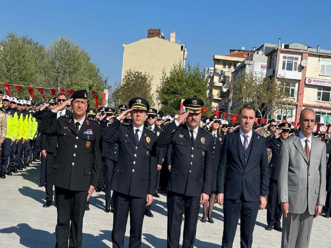 turk-polis-teskilatinin-180-kurulus-yili-bursa-ve-cevre-illerde-kutlandi-haberi-EI2KAOvm.jpg