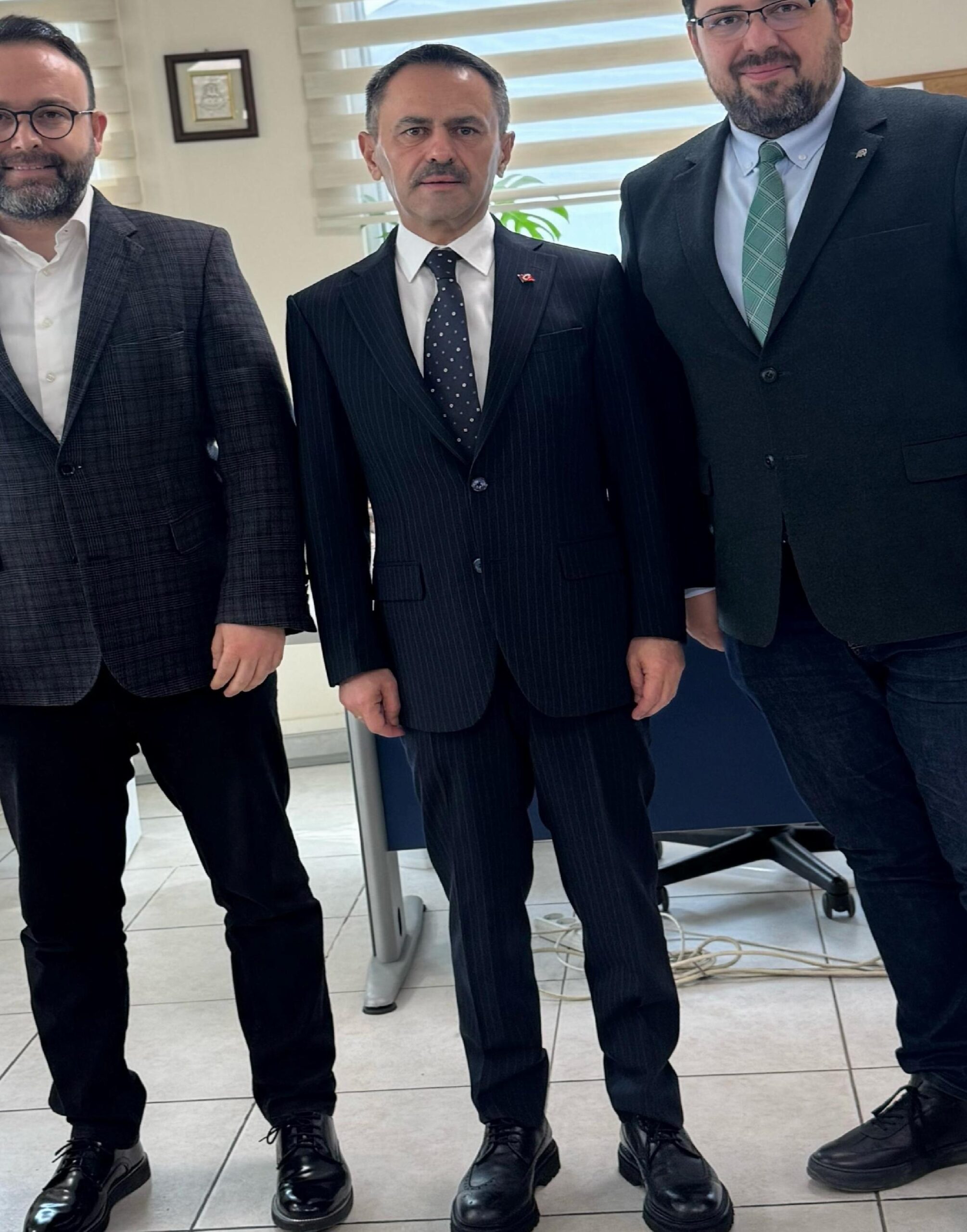 vali-aktas-anadolu-ajansi-kocaeli-burosunu-ziyaret-etti-haberi-LxLks62Y.jpg