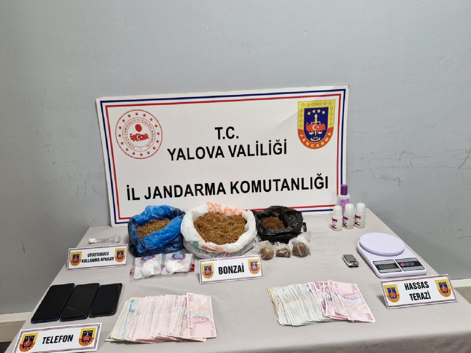 yalovada-uyusturucu-operasyonunda-2-zanli-tutuklandi-haberi-uw5eNXkm.jpg