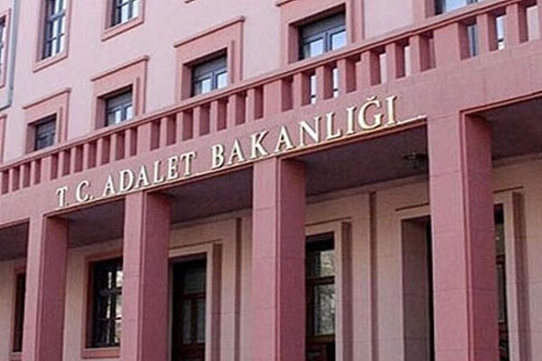Adalet Bakanlığı Memur Alımında 35 Yaş Sınırı Kaldırıldı