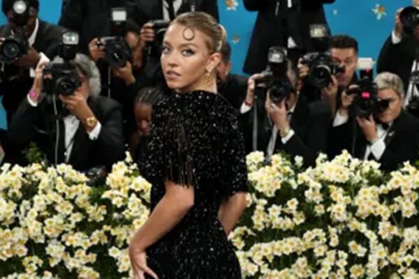 Sydney Sweeney, 2025 Met Gala Görünümünde Kim Novak’tan İlham Aldı