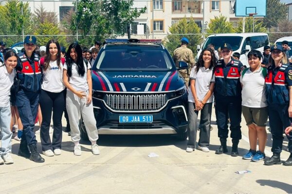 Didim Jandarma’dan Öğrencilere Siber Zorbalık ve Güvenlik Eğitimi