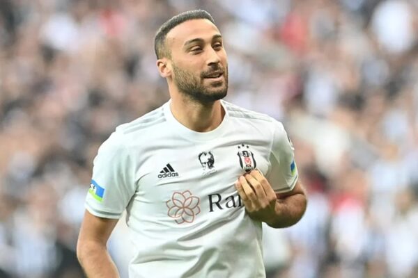 Cenk Tosun Transferinde Sıcak Gelişme: Fenerbahçe ve Beşiktaş Masada