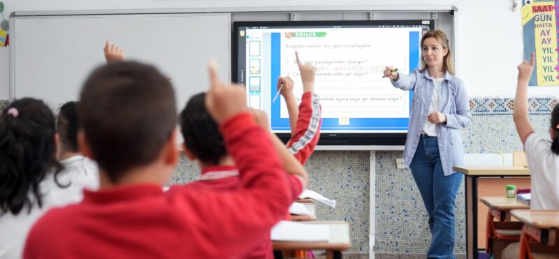 19 Mayıs’ta okulların resmi tatil olmasıyla milyonlarca öğrenci beklenti içerisine girdi. 20 Mayıs okullar tatil mi? Yarın okul var mı yok mu?
