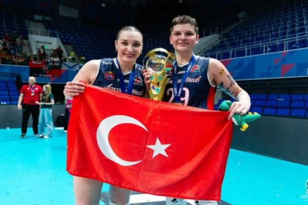 Ebrar Karakurt’tan Rusya’da Tarihi Başarı: Çifte Kupa ve MVP Ödülü