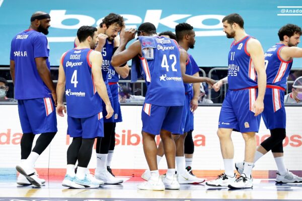 Anadolu Efes EuroLeague’e Veda Etti, Panathinaikos Final Four’a Kaldı