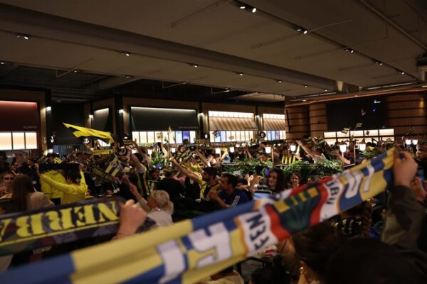 Fenerbahçe’nin EuroLeague 2025 Şampiyonluğu Türkiye’yi Sokağa Döktü