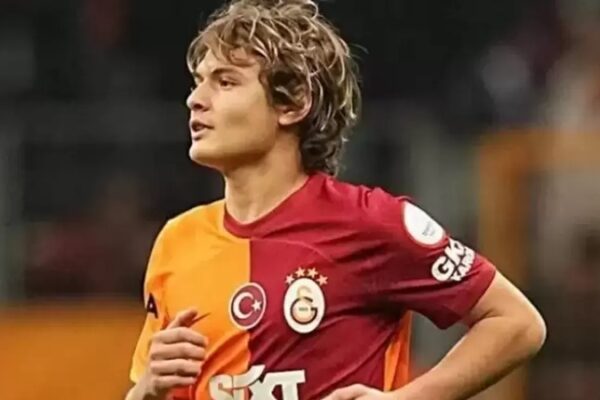 Şampiyonluk Kutlamasında Protesto Edilen Efe Akman, Galatasaray’dan Ayrılıyor