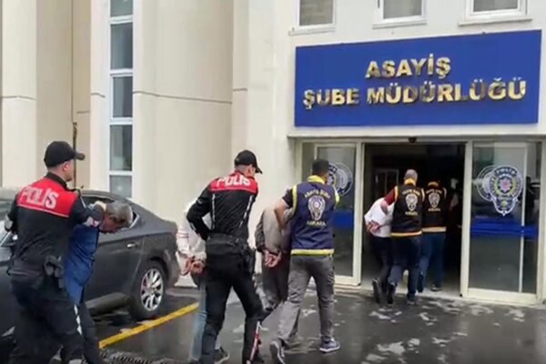 Ankara’da Polise Saldıran 12 Kişi Gözaltına Alındı