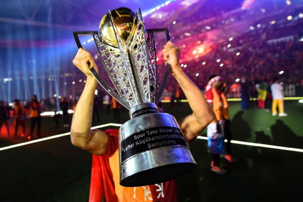 Süper Lig Şampiyonu Kaç Para Kazanacak?