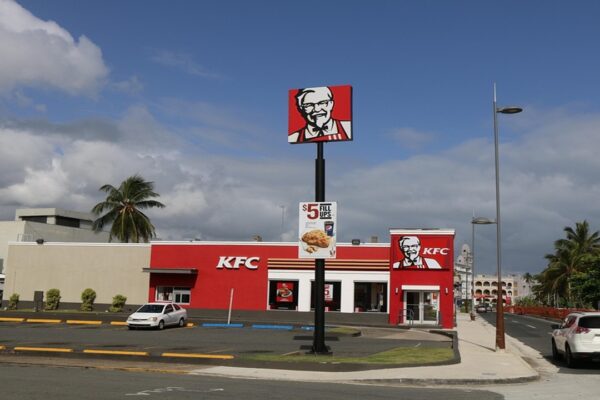 Yum! Brands, Türkiye’de 537 KFC ve Pizza Hut Şubesini Yeniden Açıyor