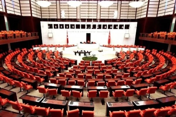 Üçüncü Dini Bayram Mecliste! Üçüncü Dini Bayram Hangisi Olacak?