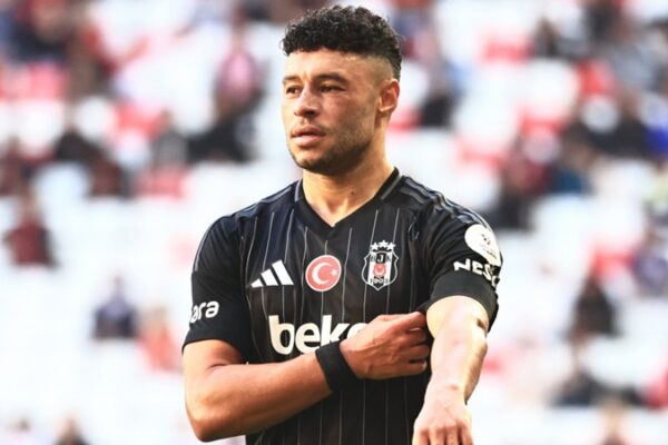 Solskjaer Kararını Verdi: Oxlade-Chamberlain Transfer Listesinde