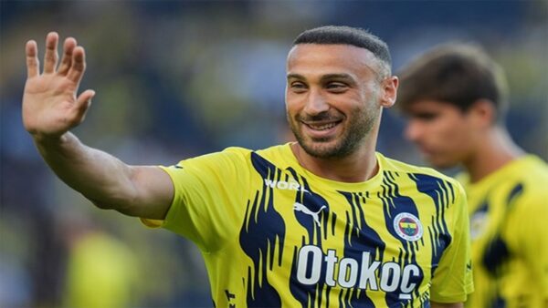 Fenerbahçe, Cenk Tosun ile Yollarını Ayırıyor