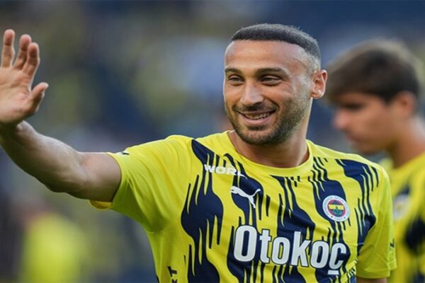 Fenerbahçe, Cenk Tosun ile Yollarını Ayırıyor