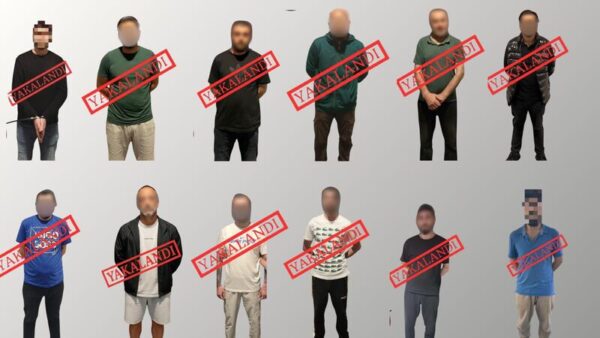 Kırmızı Bültenle Aranan 12 Suçlu Türkiye’ye İade Edildi