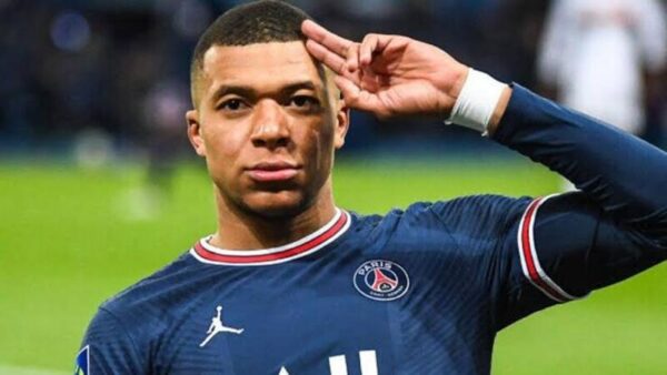 Kylian Mbappe Hastaneye Kaldırıldı