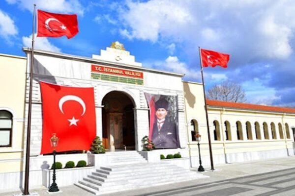 Valilik Kararıyla Taksim ve Şişhane Metro İstasyonları Kapatıldı