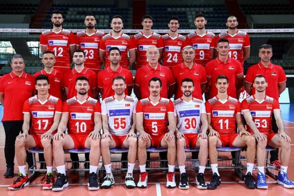 Libero Neden Farklı Renk Forma Giyer? Görevleri Nelerdir?