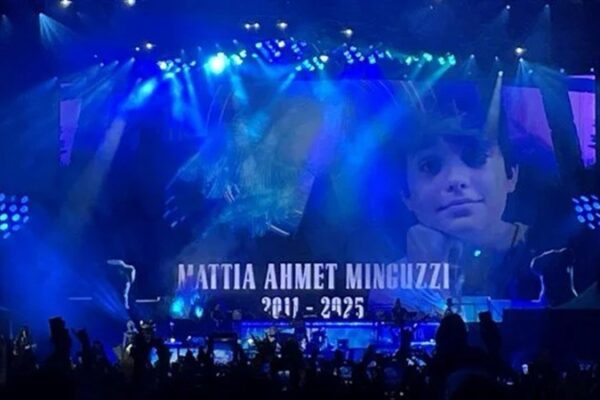 Guns N’ Roses İstanbul Konserinde Mattia Ahmet Minguzzi’yi Andı
