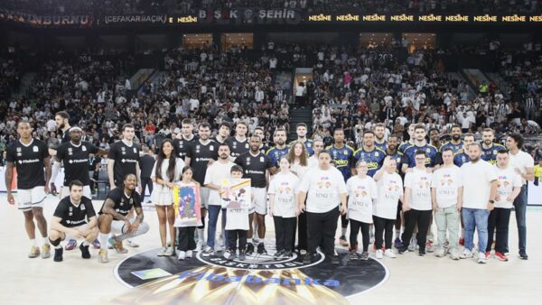 Fenerbahçe Beko, Beşiktaş Fibabanka’yı Yenerek Seride Öne Geçti