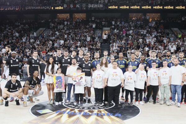 Fenerbahçe Beko, Beşiktaş Fibabanka’yı Yenerek Seride Öne Geçti