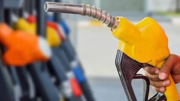 Motorin Yeniden 50 Liranın Üzerine Çıktı