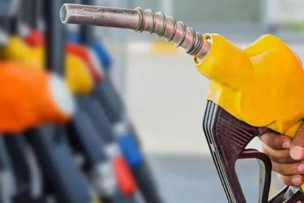 Motorin Yeniden 50 Liranın Üzerine Çıktı