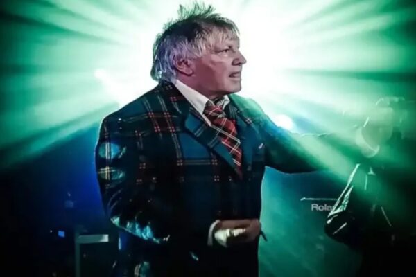 İrlandalı Punk Rock Efsanesi Jock McDonald Vefat Etti