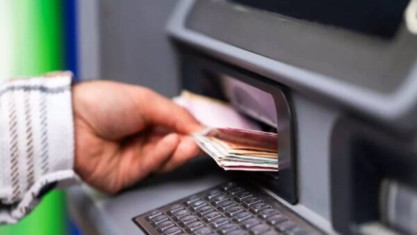 ATM’den Para Çekmek İçin Şifre Değişikliği Zorunlu Hale Geldi