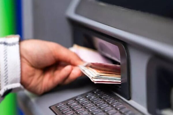 ATM’den Para Çekmek İçin Şifre Değişikliği Zorunlu Hale Geldi