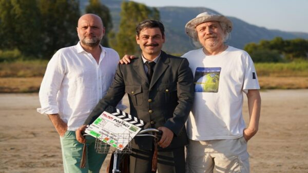 Ozan Akbaba, “Bak Postacı Geliyor” Filmiyle Sete Çıktı