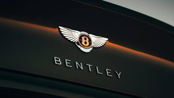 Bentley 13 Yıl Sonra Logosunu Değiştirdi