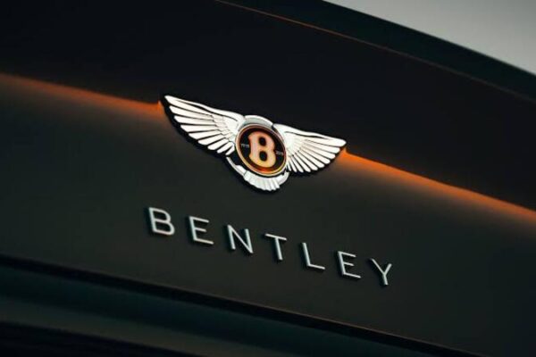Bentley 13 Yıl Sonra Logosunu Değiştirdi