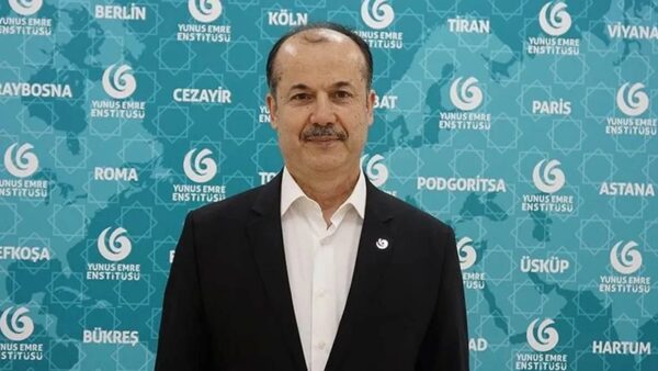 Eski Yunus Emre Enstitüsü Başkanı Şeref Ateş Havalimanında Gözaltına Alındı