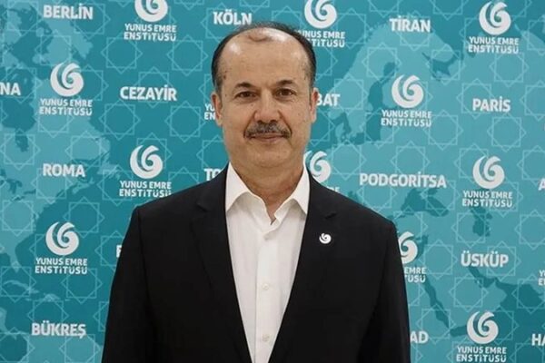 Eski Yunus Emre Enstitüsü Başkanı Şeref Ateş Havalimanında Gözaltına Alındı