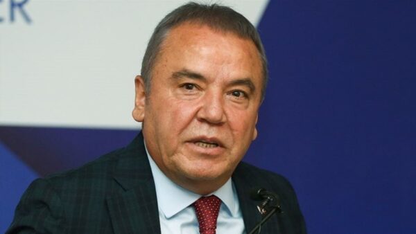 Antalya Büyükşehir Belediye Başkanı Muhittin Böcek Hastaneye Kaldırıldı