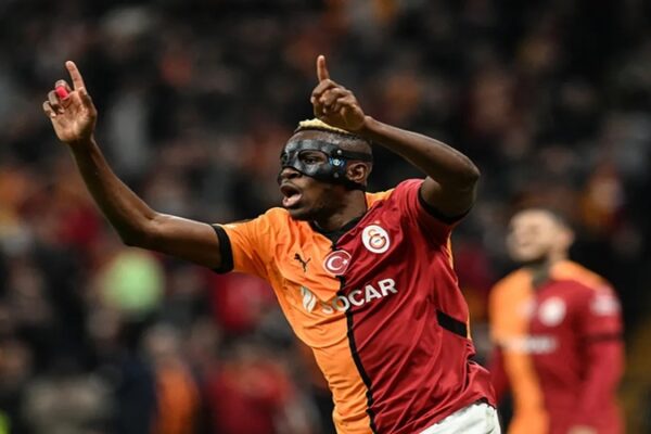 Victor Osimhen, Galatasaray için İstanbul’a Geliyor