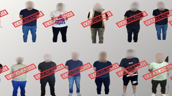 Kırmızı Bültenle Aranan 13 Suçlu ve 2 Ulusal Firari Türkiye’ye İade Edildi
