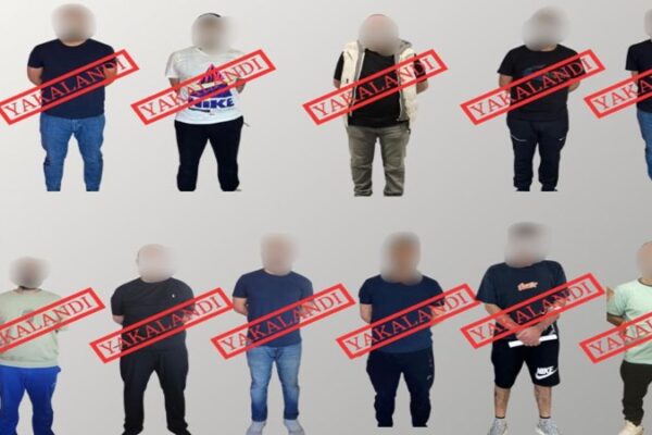 Kırmızı Bültenle Aranan 13 Suçlu ve 2 Ulusal Firari Türkiye’ye İade Edildi
