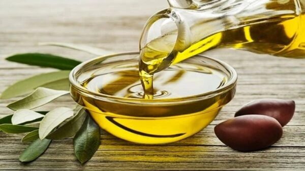 Zeytinyağında Tarihi Rekolte: Fiyatlar Yarıya Düştü, Üretici Ne Yapacak?
