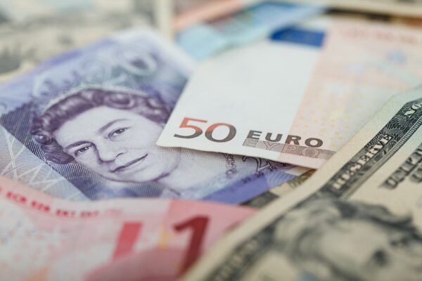 FED Kararı Sonrası Dolar, Euro ve Sterlin Yükselişte