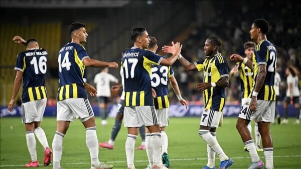 Fenerbahçe, Feyenoord Karşısında Yeni Transferlerle Sahada: Muhtemel 11 Belli Oldu
