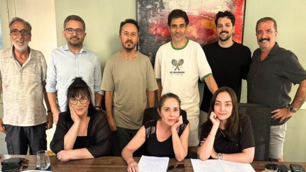 Cansel Elçin ve Zeynep Tuğçe Bayat “Ölü Arının İğnesi” Filminde Başrolü Paylaşıyor