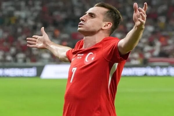 Kerem Aktürkoğlu, Sarı-Lacivertli Formaya Yakın