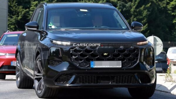 2027 Audi SQ7 Yollara Hazırlanıyor: Tasarımı Büyük Ölçüde Ortaya Çıktı
