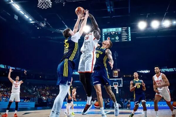 Türkiye EuroBasket 2025’te İsveç’i Yenerek Çeyrek Finalde
