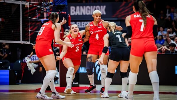 Filenin Sultanları Yarı Finalde Japonya’ya Karşı Sahada