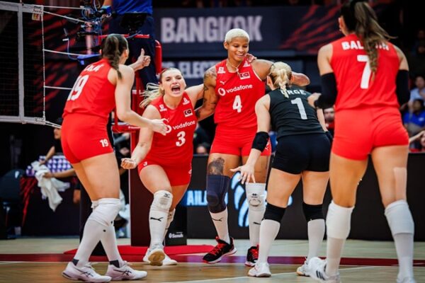 Filenin Sultanları Yarı Finalde Japonya’ya Karşı Sahada