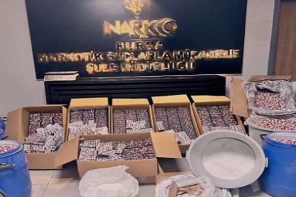 Bursa’da Uyuşturucu Operasyonu: 48 Kilogram Hammadde Ele Geçirildi